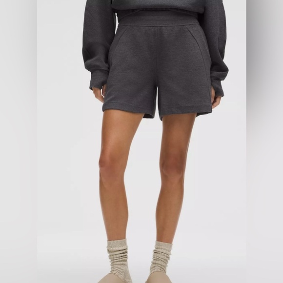 NWT Lululemon Scuba High-Rise Short 5"*Waffle - Picture 2 of 8